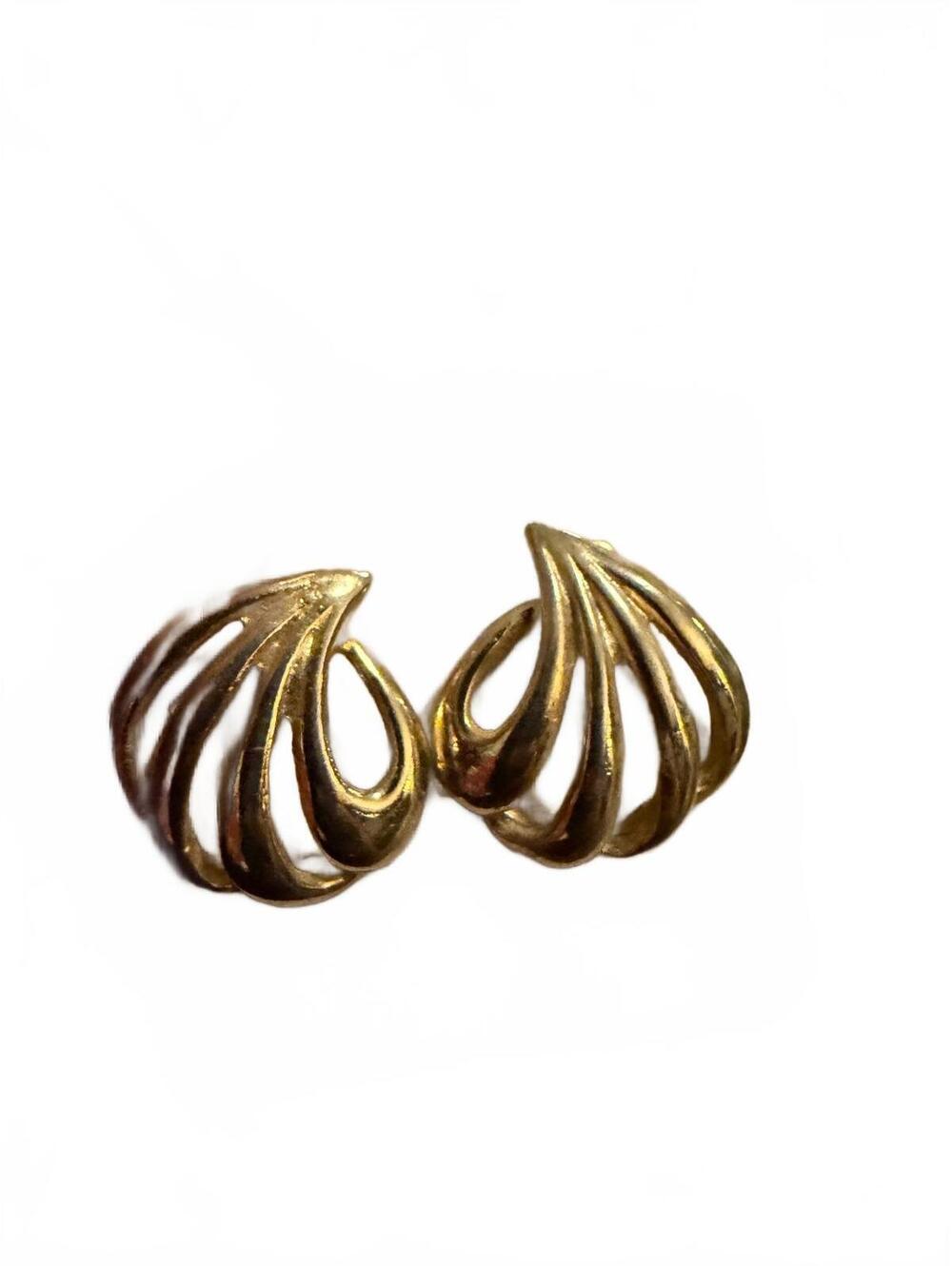 Gold tone swirl earrings